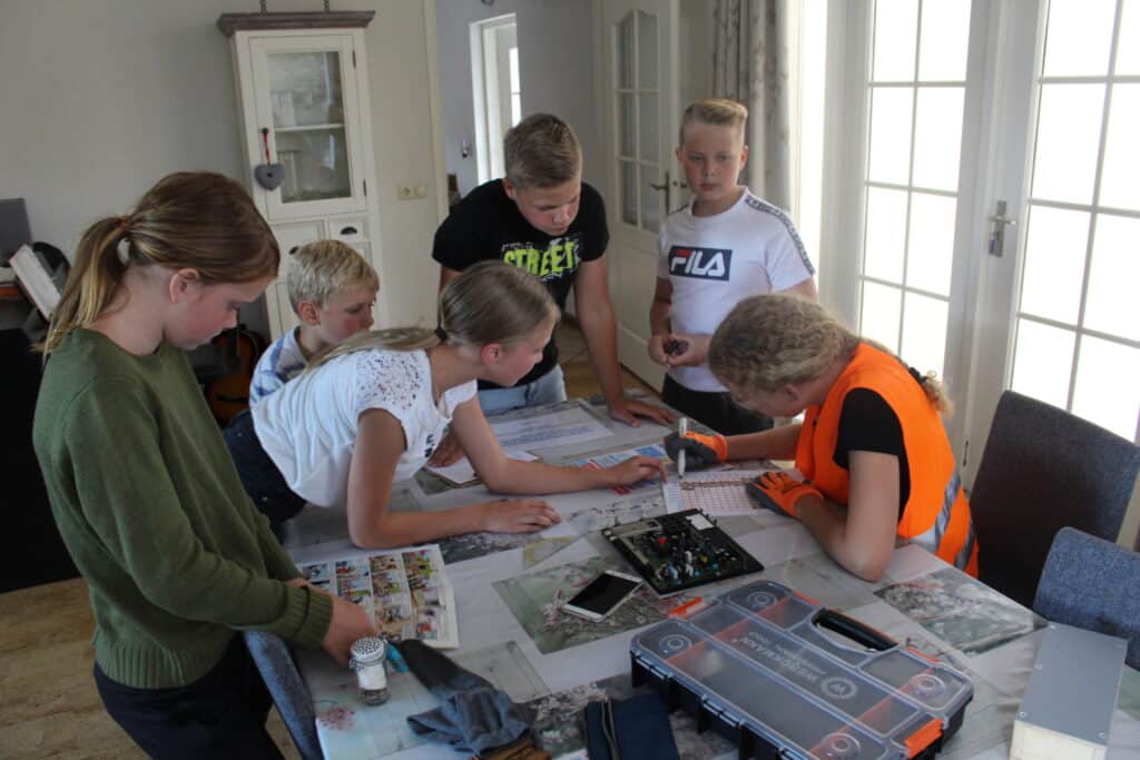 Escape room Vlucht 523 voor thuis of kinderfeestjes