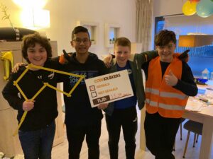 Teamfoto escape room spelers kinderen