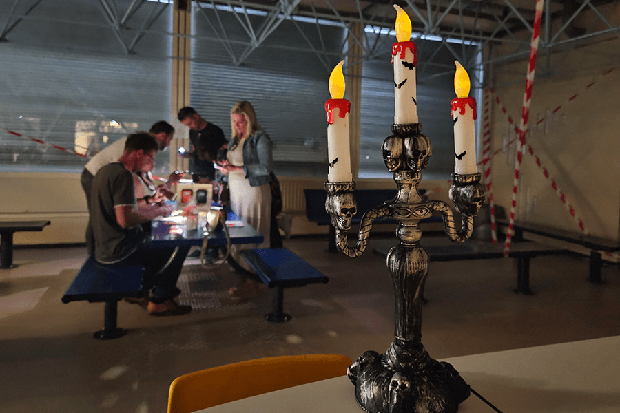 Decoratie escape room Brandgeheim