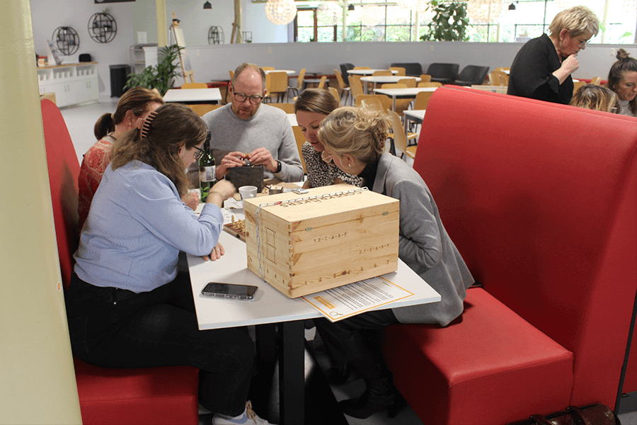 Escape room box op school