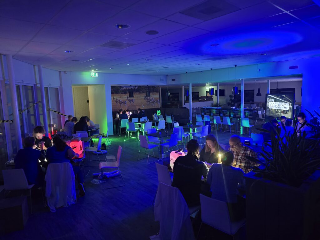 Donkere speelruimte escape room 30 personen