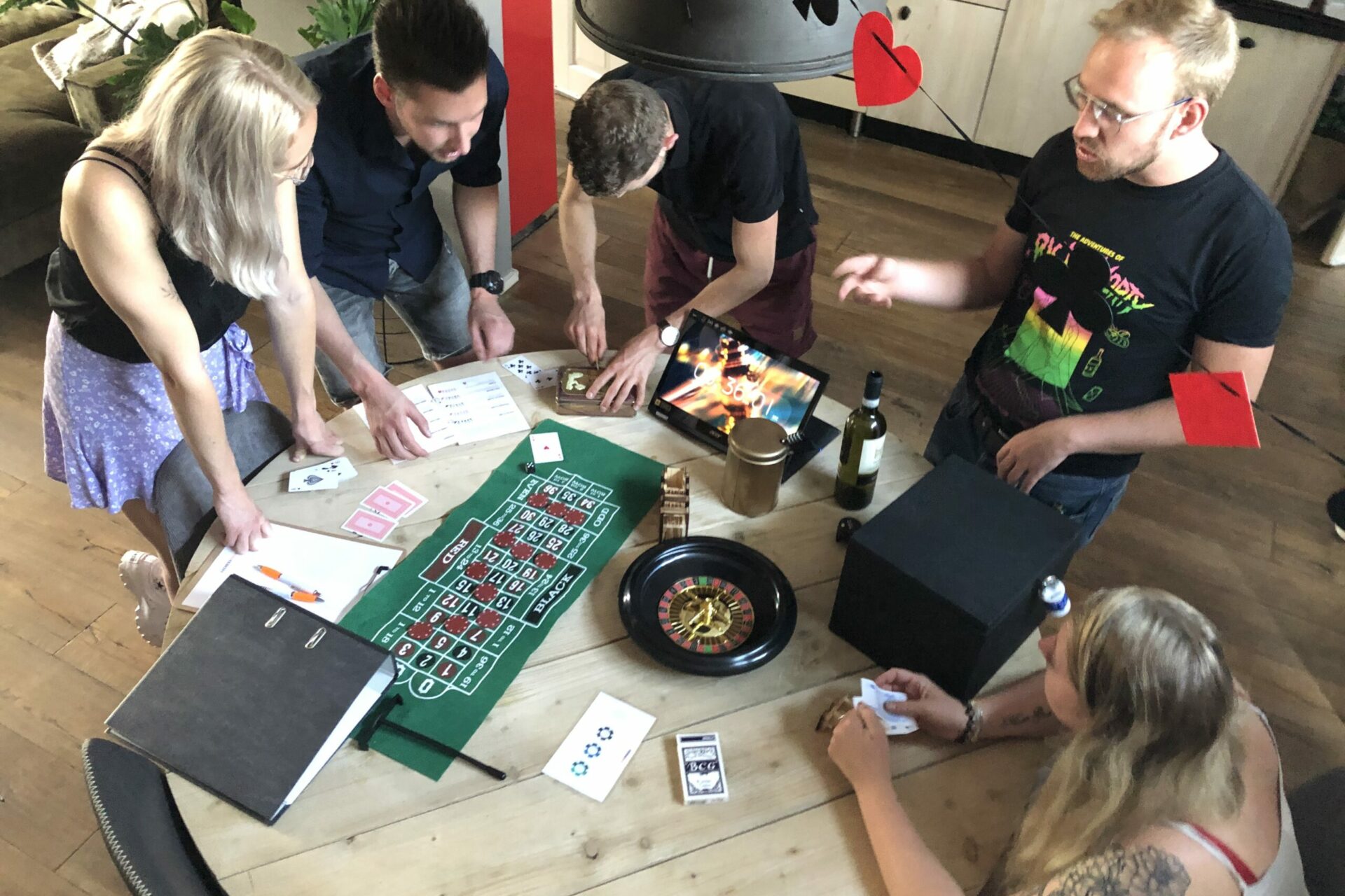 Codekrakers escape room voor thuis | Harten 7 escape box voor volwassenen