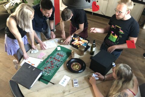 Codekrakers escape room voor thuis | Harten 7 escape box voor volwassenen